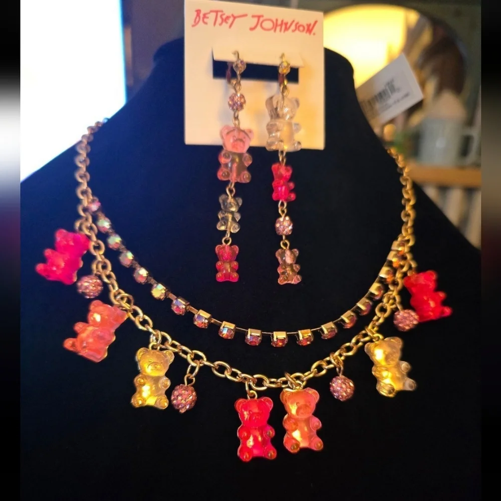 Betsey Johnson Pink Gummy Bear Necklace and earring set! NWT! - Picture 9 of 12
